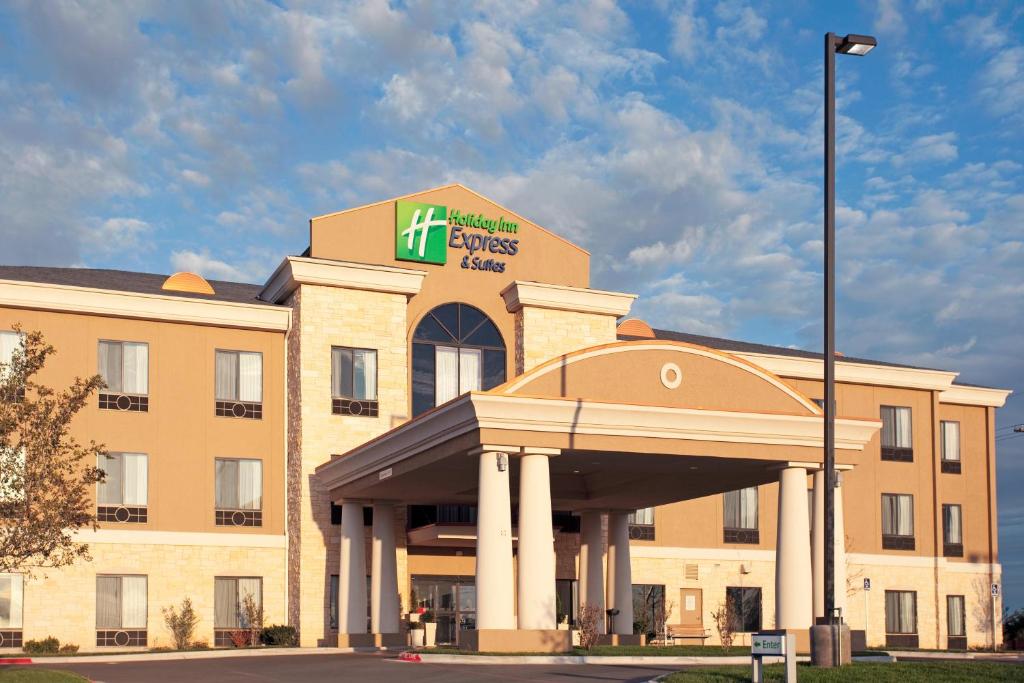 Holiday Inn Express Hotel & Suites Amarillo South an IHG Hotel Main image 1