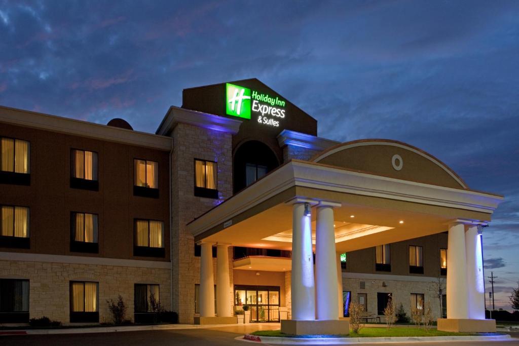 Holiday Inn Express Hotel & Suites Amarillo South an IHG Hotel Main image 2